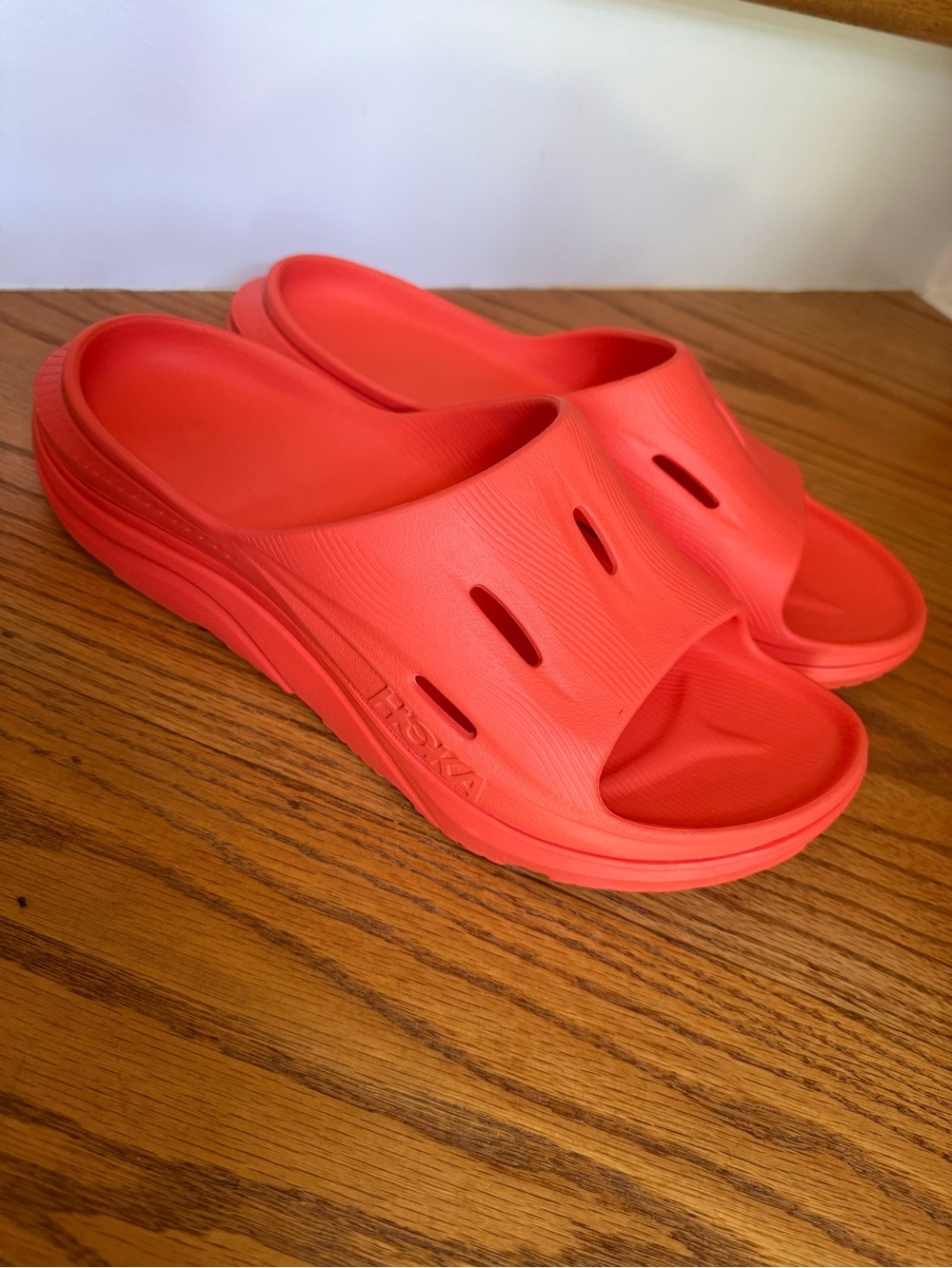 HOKA Unisex Ora Recovery Slide Sandals Men’s Size 12 (M12) Women’s 14 Orange